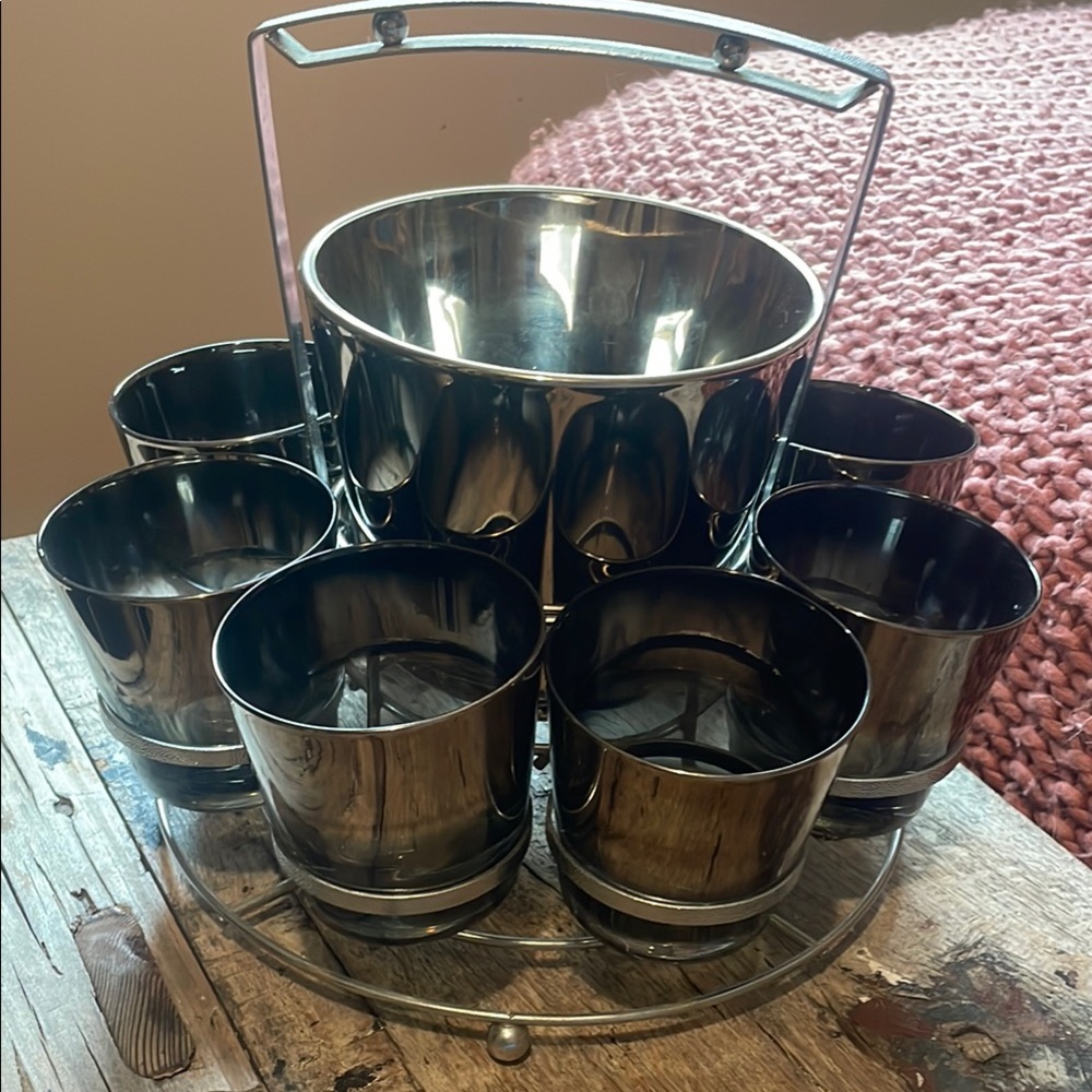 MCM Vintage Dorothy Thorpe Drink Caddy Set